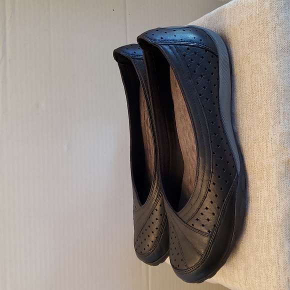 NWOT Clarks Privo Leather Black Perforated Ballet Active Flats, Size 8.5 M - Picture 5 of 10